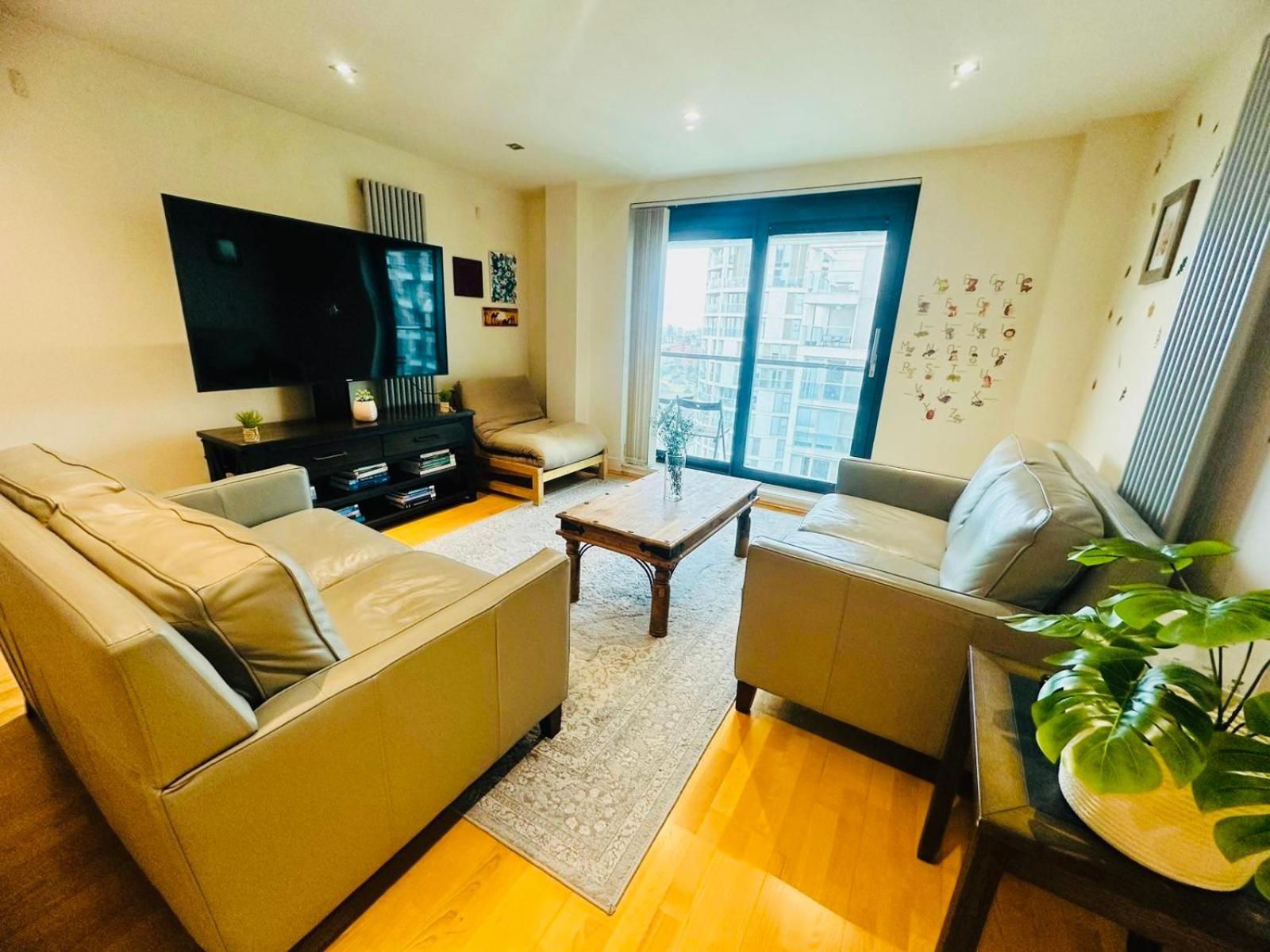 Modern 2bed 2bath Canary Wharf - Upto 5 Person Apartment