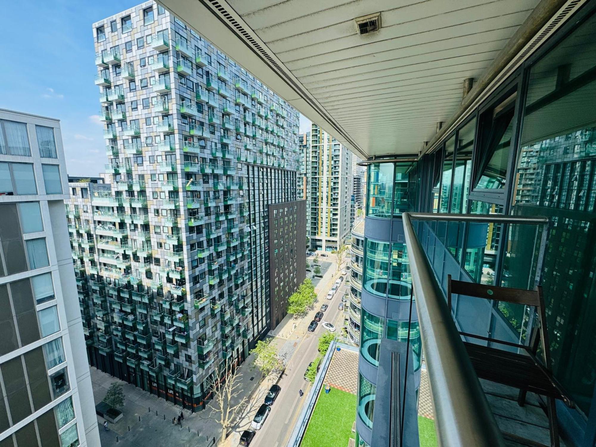 Modern 2bed 2bath Canary Wharf - Upto 5 Person *