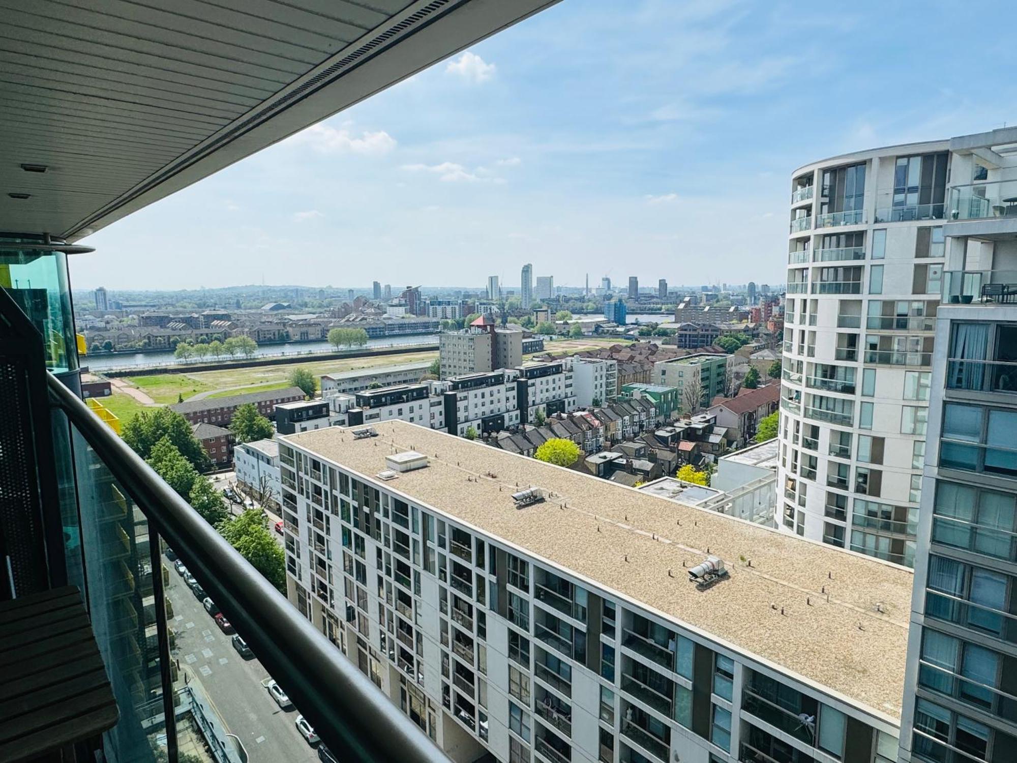 Modern 2bed 2bath Canary Wharf - Upto 5 Person *