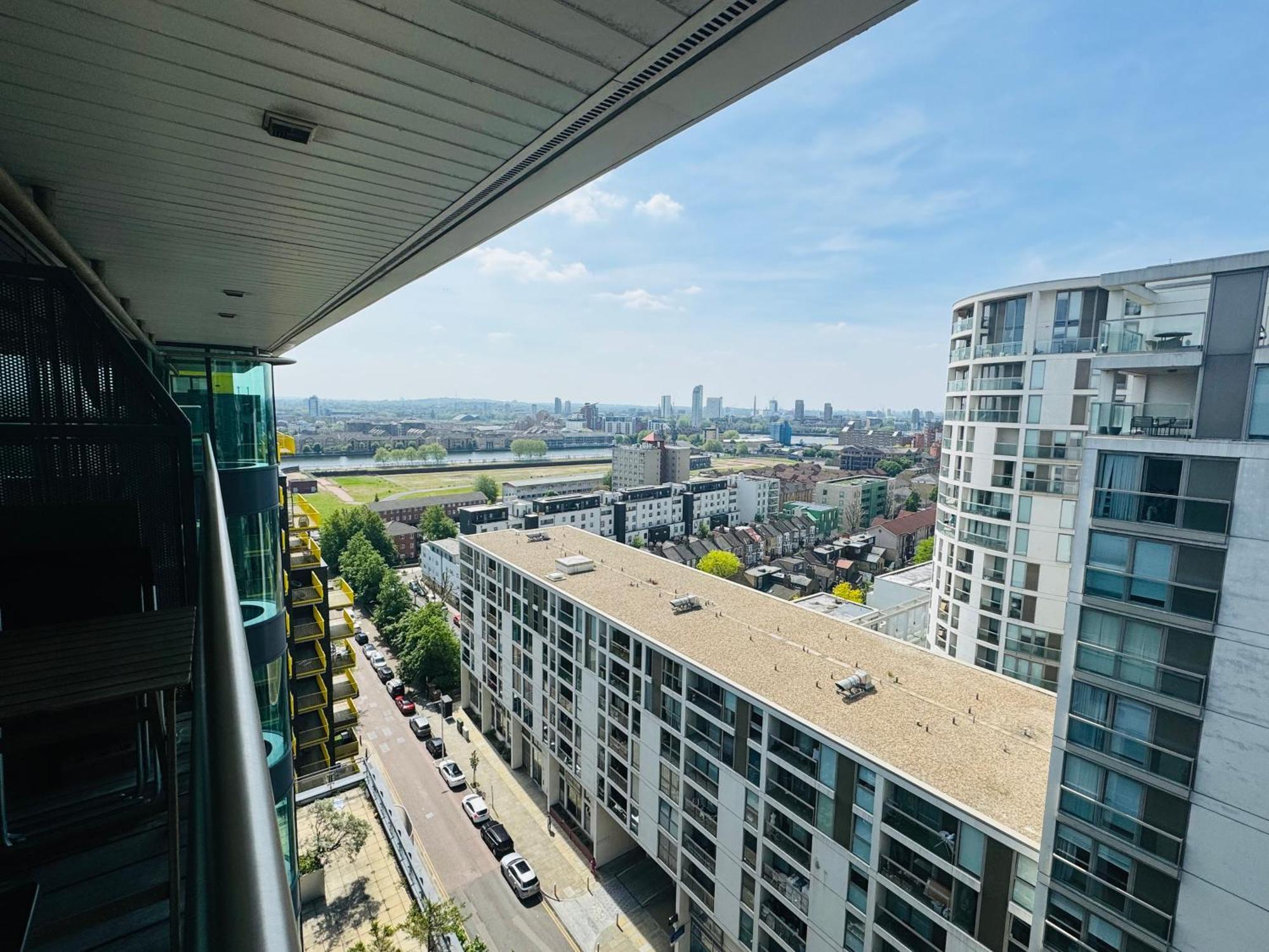 Apartment Modern 2bed 2bath Canary Wharf - Upto 5 Person *