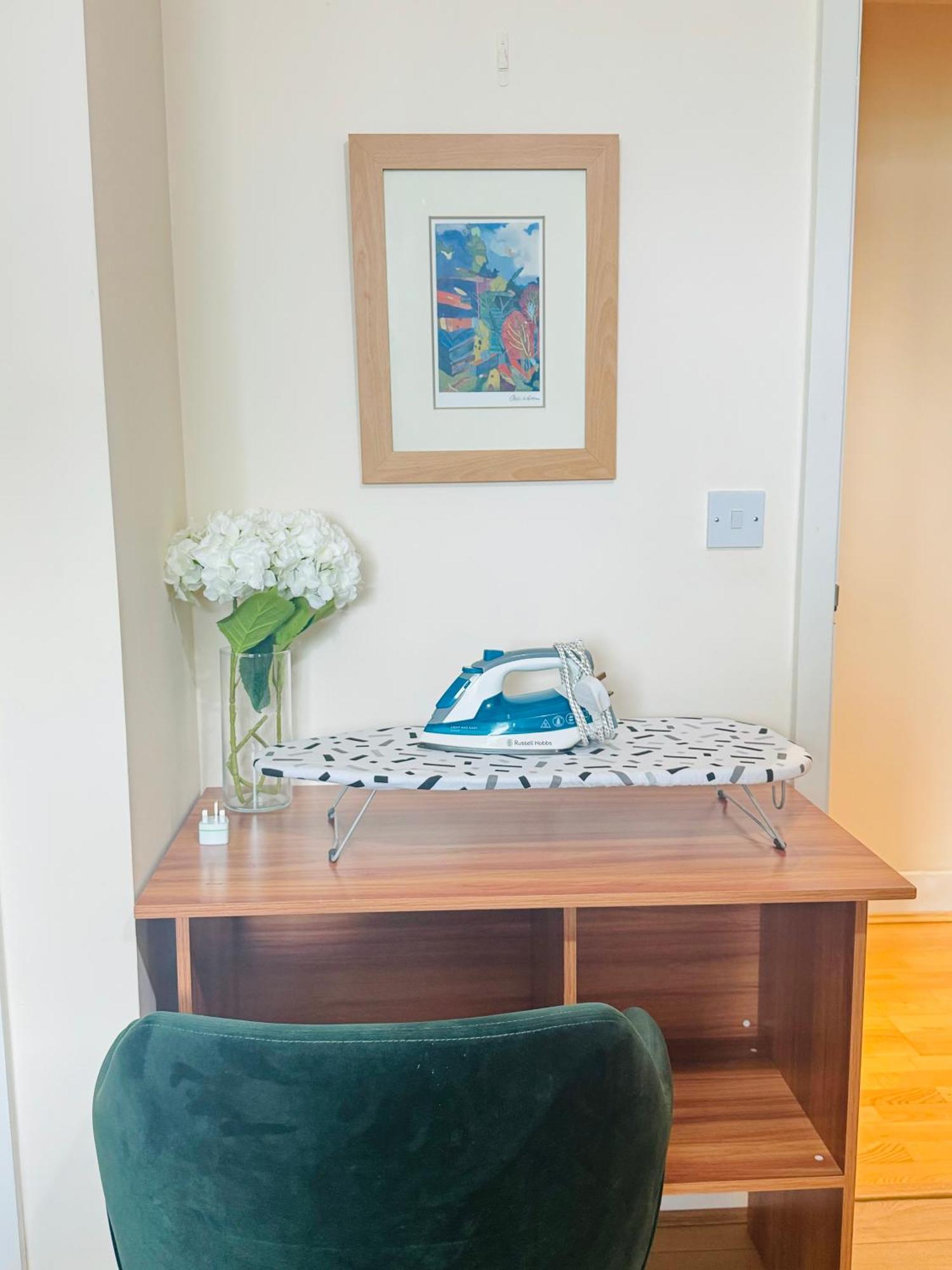 Modern 2bed 2bath Canary Wharf - Upto 5 Person Apartment London
